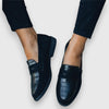 Ylva - Svarta loafers med krokodildetalj