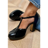 Madeleine - Svarta pumps med t-rem