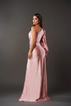 Nina - Elegant lång enaxlad klänning