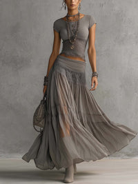 Ensemble gris : top ajusté col ras du cou et jupe longue en tulle à volants