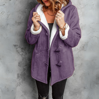 Manteau en polaire violet à brandebourgs, col doublé sherpa et fermeture à pattes