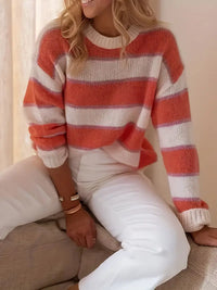 Pull à rayures orange et blanc, encolure ronde, manches longues, avec pantalon blanc