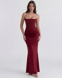 Robe longue bordeaux sans bretelles, effet bustier, drapé à la taille, coupe sirène.