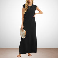 Robe longue fluide sans manches noire, encolure ronde, tombé droit.