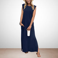 Robe longue fluide sans manches bleu marine, encolure ronde, fente latérale.