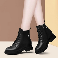 Bottines noires mi-montantes à lacets et bride latérale, semelle crantée