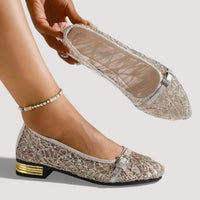 Escarpins décontractés argent motif croco, bride à boucle sur le dessus et petit talon
