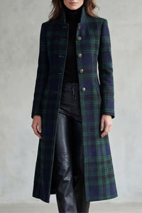 Manteau long écossais bleu nuit et vert, boutonnage trois boutons visibles