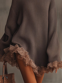 Robe en maille brun taupe : ourlet et volants froncés, manche longue bouffante