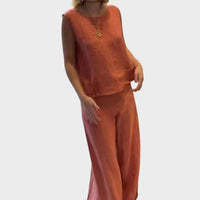 Ensemble deux pièces bohème Paloma™ orange : haut sans manches et pantalon ample.