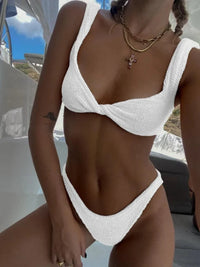 Bikini blanc néon confortable avec haut triangle texturé et bas assorti