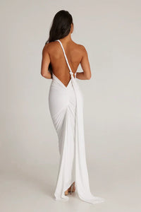 Robe longue blanche dos nu, dos ouvert avec bretelles croisées et nœud arrière