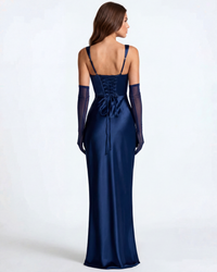 Robe longue satin bleu marine au dos avec laçage à la taille