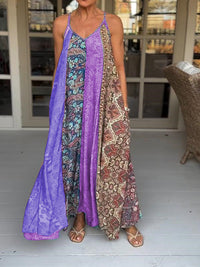 Robe longue d’été imprimée patchwork, bretelles fines, encolure carrée, violet et motifs.