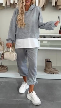Ensemble tailleur : sweat à capuche bicolore gris clair et pantalon jogging assorti