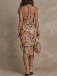 Robe midi fleurie bohème, dos à lacets, froncée, fente, multicolore.