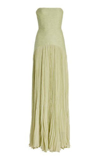 Robe longue vert pistache sans manches, encolure bandeau et jupe plissée