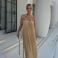 Robe longue d’été bohème kaki, encolure ajourée et bretelles macramé