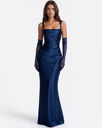 Robe longue satin bleu marine à bretelles, bustier cintré et empiècements transparents
