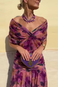 Robe longue violette à col en V, manches courtes, buste drapé multicolore