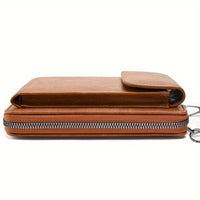 Sac à main en cuir marron, vue de côté : bord zippé et rabat supérieur