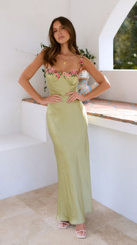 Robe longue vert clair ajustée, bretelles décorées de fleurs multicolores