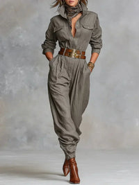 Combinaison grise en lin et coton à col chemise, manches longues, poches et ceinture