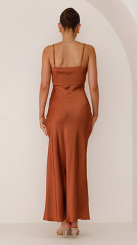 Robe longue Ilana cuivre, vue de dos, fines bretelles, couture cintrante