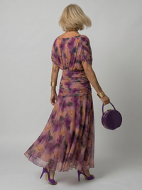 Robe midi fluide à épaules dénudées, dos imprimé violet, coupe évasée