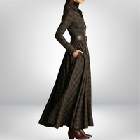 Robe-chemise à carreaux marron, ceinturée à boucle, fermeture boutonnée, jupe ample évasée