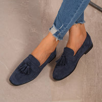 Chaussures de marche bleu marine en daim, nœud frangé sur mocassin