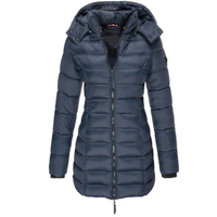Doudoune longue à capuche bleu marine, fermeture zippée, poches, coutures matelassées