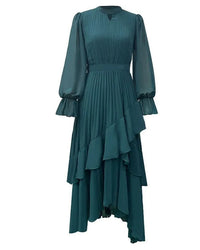 Robe élégante plissée vert canard, manches longues et volants superposés