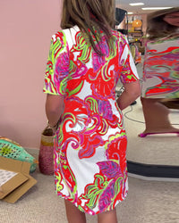 Robe midi imprimée vert, rose et blanc, manches courtes, col en V boutonné