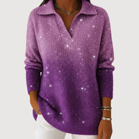 Pull scintillant en maille violet, encolure V, manches longues, poignets côtelés.