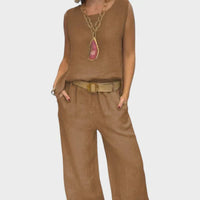 Ensemble deux pièces bohème Paloma™ brun clair : haut sans manches et pantalon ample, ceinture.