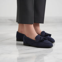 Chaussures de marche bleu marine en daim, nœud à franges sur le dessus