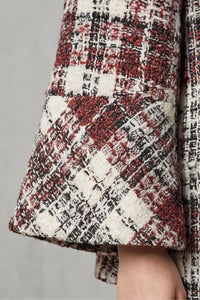 Cape en laine à carreaux bordeaux, ourlet évasé et texture texturée