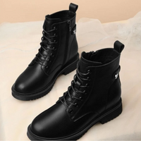 Bottines noires mi-montantes à lacets, semelle épaisse, col rembourré