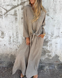 Ensemble deux pièces beige : chemise boutonnée et pantalon ample à taille élastique
