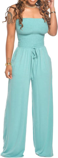 Combinaison vert d’eau sans bretelles, buste bandeau smocké et pantalon ample