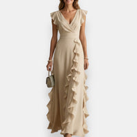Robe évasée de cérémonie beige, décolleté V, manches à volants et cascade sur la jupe