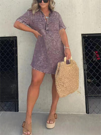 Robe-chemise Zita violet clair, encolure boutonnée, manches courtes, coupe courte