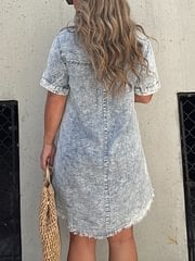 Robe-chemise Zita bleu clair, vue de dos, manches courtes et col boutonné