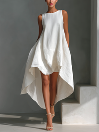Robe midi sans manches blanche à ourlet drapé, coupe évasée