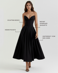 Robe bustier noire à encolure cœur, buste structuré et jupe ample évasée