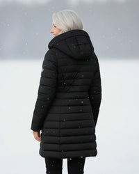 Veste d’hiver matelassée noire, capuche doublée polaire, vue de dos
