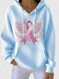 Sweat à capuche bleu clair avec impression ruban rose et ailes, cordons blancs