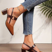 Escarpins orthopédiques marron, talon carré, brides croisées et nez pointu