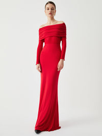 Robe longue rouge à épaules dénudées, manches longues, tulle superposé froncé en haut